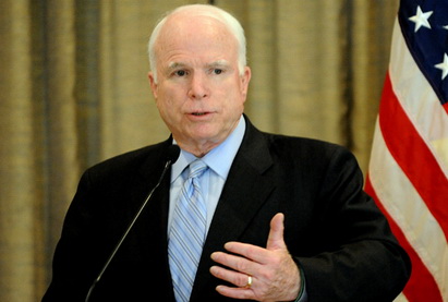 Маккейн: «США хочет добиться разрешения поставлять оружие в Украину»