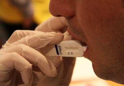 Впервые в Баку проведено передовое тестирование на ВИЧ через слюну – ФОТО