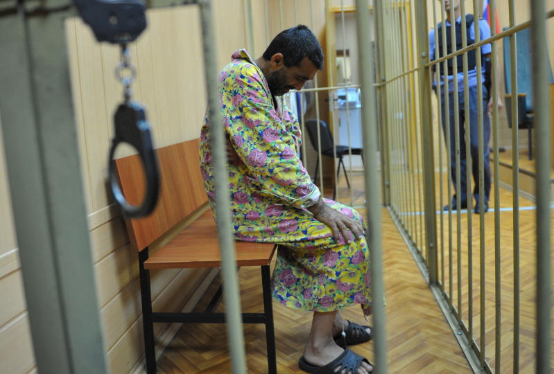 Мосгорсуд оставил без изменения приговор армянину, приведенному в зал суда в женском халате
