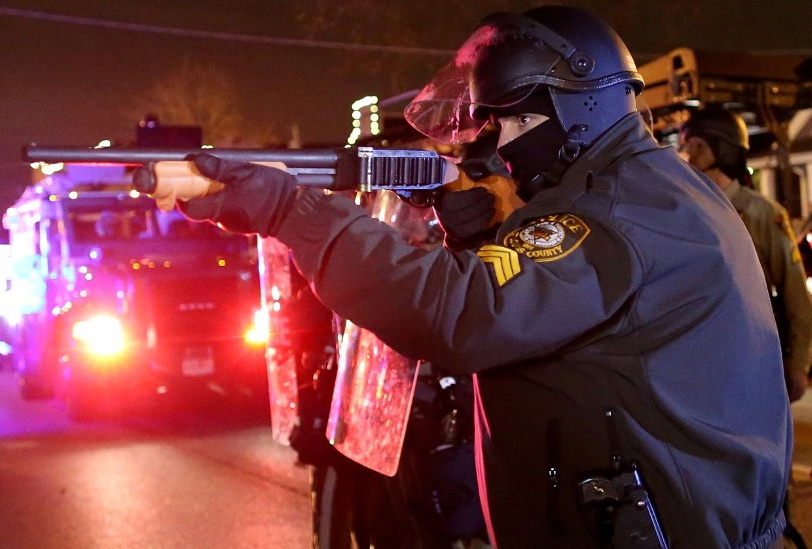 Американские журналисты бьют тревогу: в США полицейские убивают больше людей, чем гангстеры или торговцы наркотиками