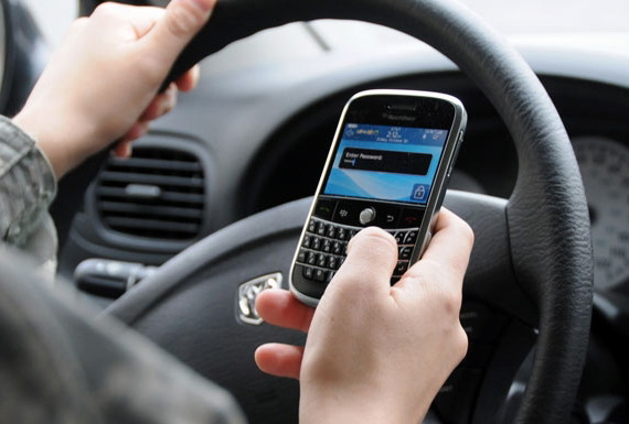 Водители в Азербайджане будут получать SMS о перекрытии дорог