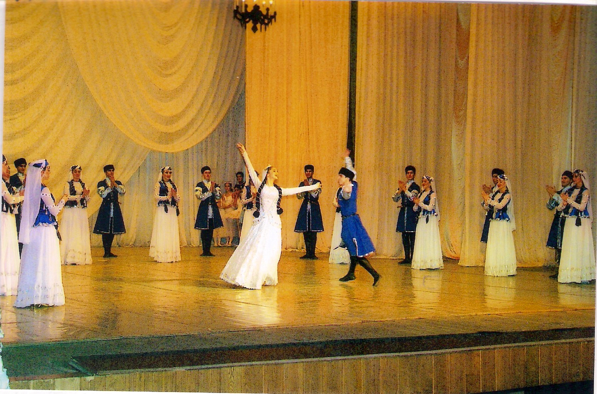 Воспитанники Бакинского хореографического училища выступили с концертом в Театре оперы и балета – ФОТО