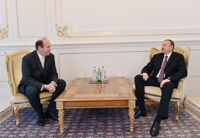 Ильхам Алиев принял верительные грамоты новоназначенного посла Австрии в Азербайджане - ФОТО