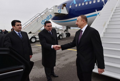 Ильхам Алиев прибыл с рабочим визитом в Швейцарию - ФОТО