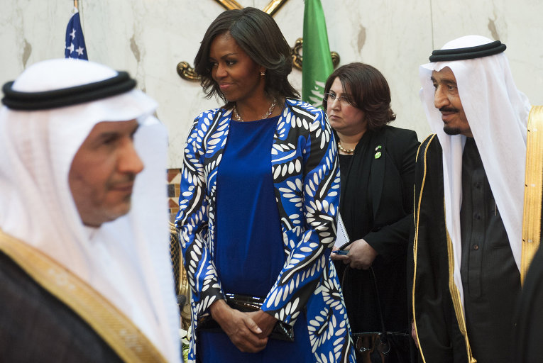 Мишель Обама нарушила исламский этикет при встрече с королем Саудовской Аравии