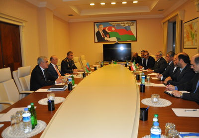 Кямаледдин Гейдаров встретился с министром экономики и финансов Ирана