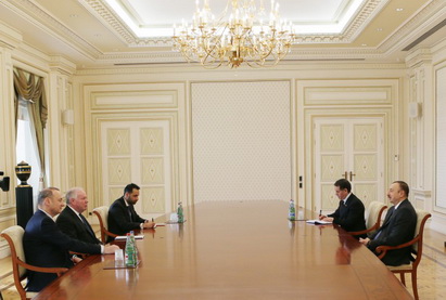 Ильхам Алиев принял посланника премьер-министра Великобритании по вопросам торговли - ФОТО