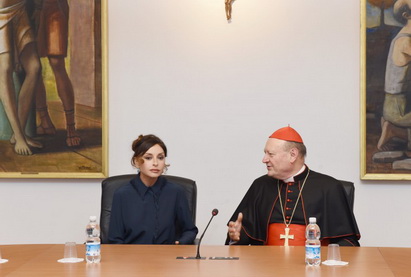 Первая леди Азербайджана встретилась в Ватикане с министром культуры Святого Престола