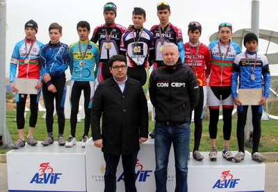 Стартовал чемпионат Баку по велоспорту в критериуме