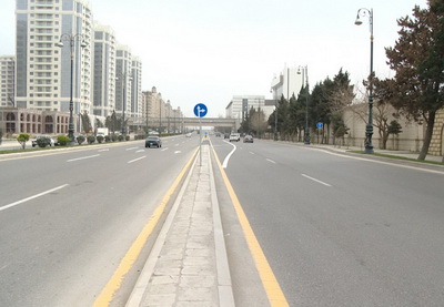 На одном из центральных проспектов Баку стали постоянно возникать аварийные ситуации – ФОТО