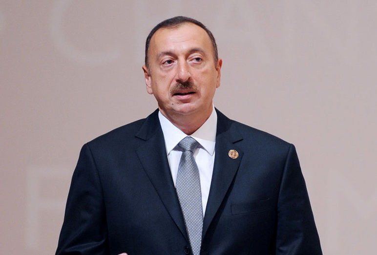 Ильхам Алиев поздравил Ислама Каримова с переизбранием на пост президента Узбекистана