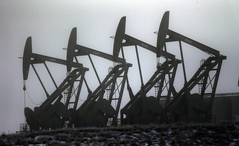 Мировые цены на нефть снижаются перед истечением дедлайна по ИЯП