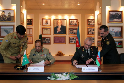 Азербайджан и Пакистан подписали протокол о военном сотрудничестве