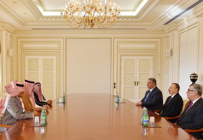 Ильхам Алиев принял президента Спортивной федерации исламской солидарности