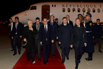 Президент Франции Франсуа Олланд прибыл в Азербайджан с рабочим визитом