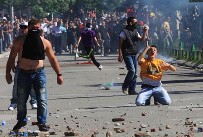 Один человек погиб, 21 пострадал в столкновениях на митинге в Перу