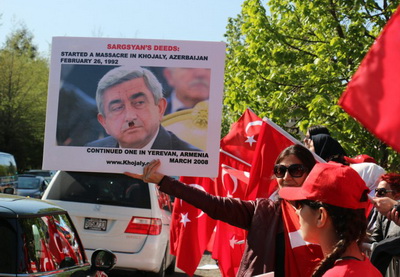 Перед посольством Турции состоялся контр-протест турецкой и азербайджанской общин Вашингтона - ФОТО