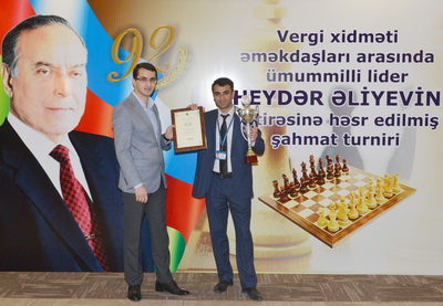 Завершился шахматный турнир среди сотрудников налоговой службы, посвященный 92-летию со дня рождения Гейдара Алиева