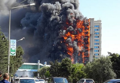 Госкомиссия распорядилась выделить по 20 тыс. манатов семьям, проживающим в сгоревшем здании