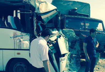 Тяжелое ДТП в Сумгайыте: автобус столкнулся с грузовиком, множество пострадавших - ФОТО