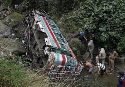 В Никарагуа 17 школьников погибли при падении грузовика в овраг