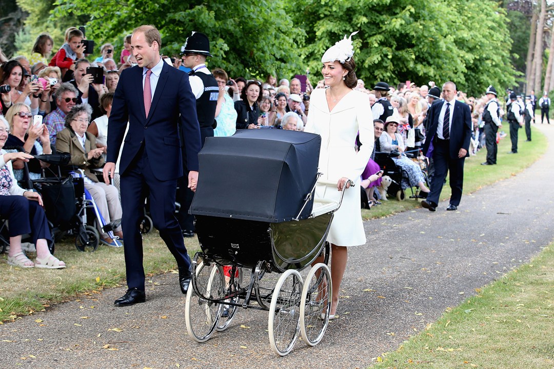 В Великобритании королевская семья крестила принцессу Шарлотту – ФОТО