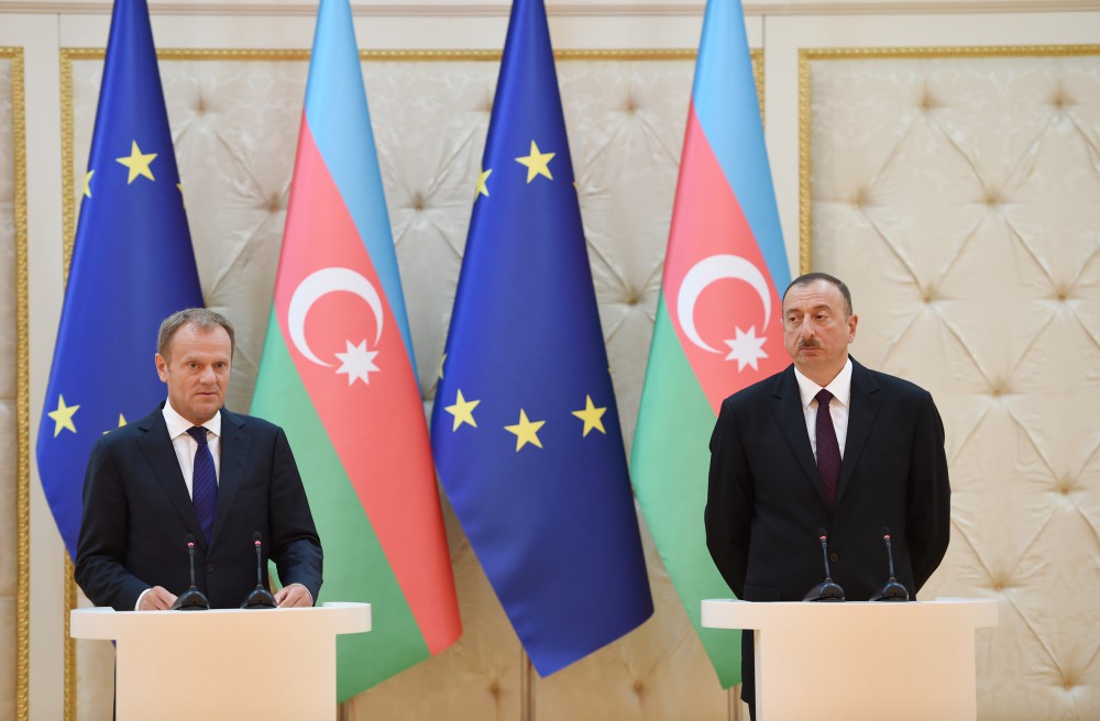 Ильхам Алиев и Дональд Туск обсудили вопросы сотрудничества и упрощения визового режима с Европой - ФОТО - ОБНОВЛЕНО