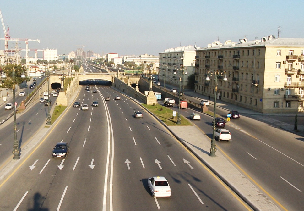 Сегодня вечером будет ограничено движение на одном из центральных проспектов Баку
