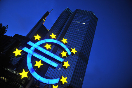 Еврозона не может существовать в нынешнем виде, считает министр экономики Франции