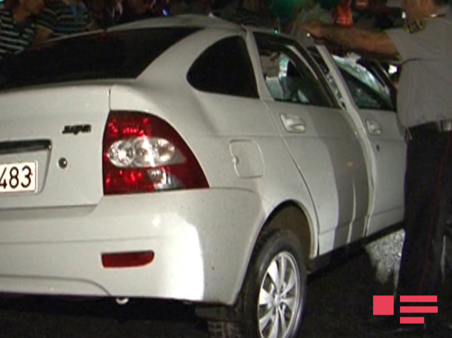 В Баку легковой автомобиль врезался в бензовоз: 2 погибших, 2 раненых - ФОТО