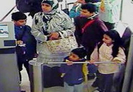 В Турции задержали британку с 4 детьми, решившую вступить в ИГИЛ - ФОТО