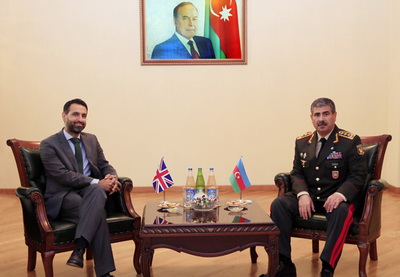 Закир Гасанов обсудил с послом Великобритании вопросы военного сотрудничества – ФОТО