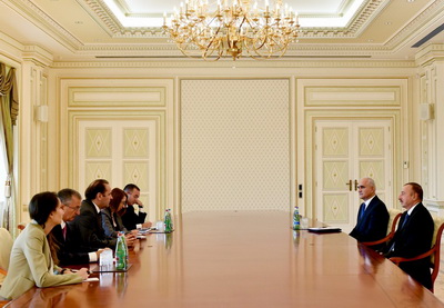 Ильхам Алиев принял заместителя премьер-министра Сербии - ФОТО