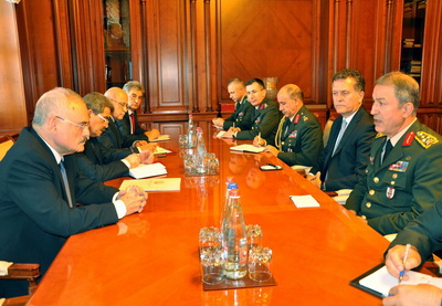 Премьер-министр Азербайджана встретился с начальником Генштаба ВС Турции