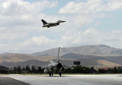 ВВС Турции увеличили число самолетов, патрулирующих границы с Сирией