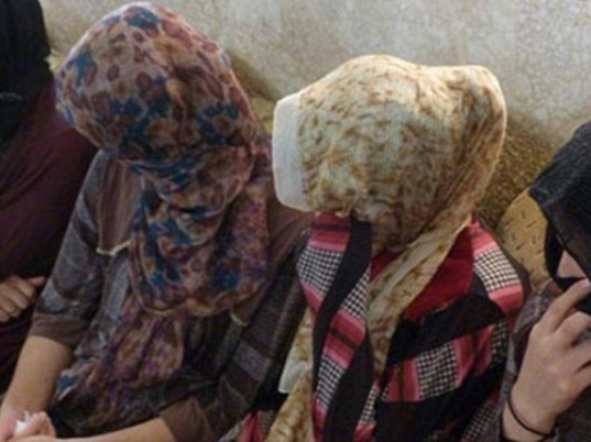 Сексуальное насилие в ИГИЛ: Женщин возят по лагерям боевиков и заставляют заниматься проституцией