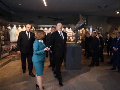 Президент Ильхам Алиев ознакомился с Музеем истории ВОВ в Минске - ФОТО