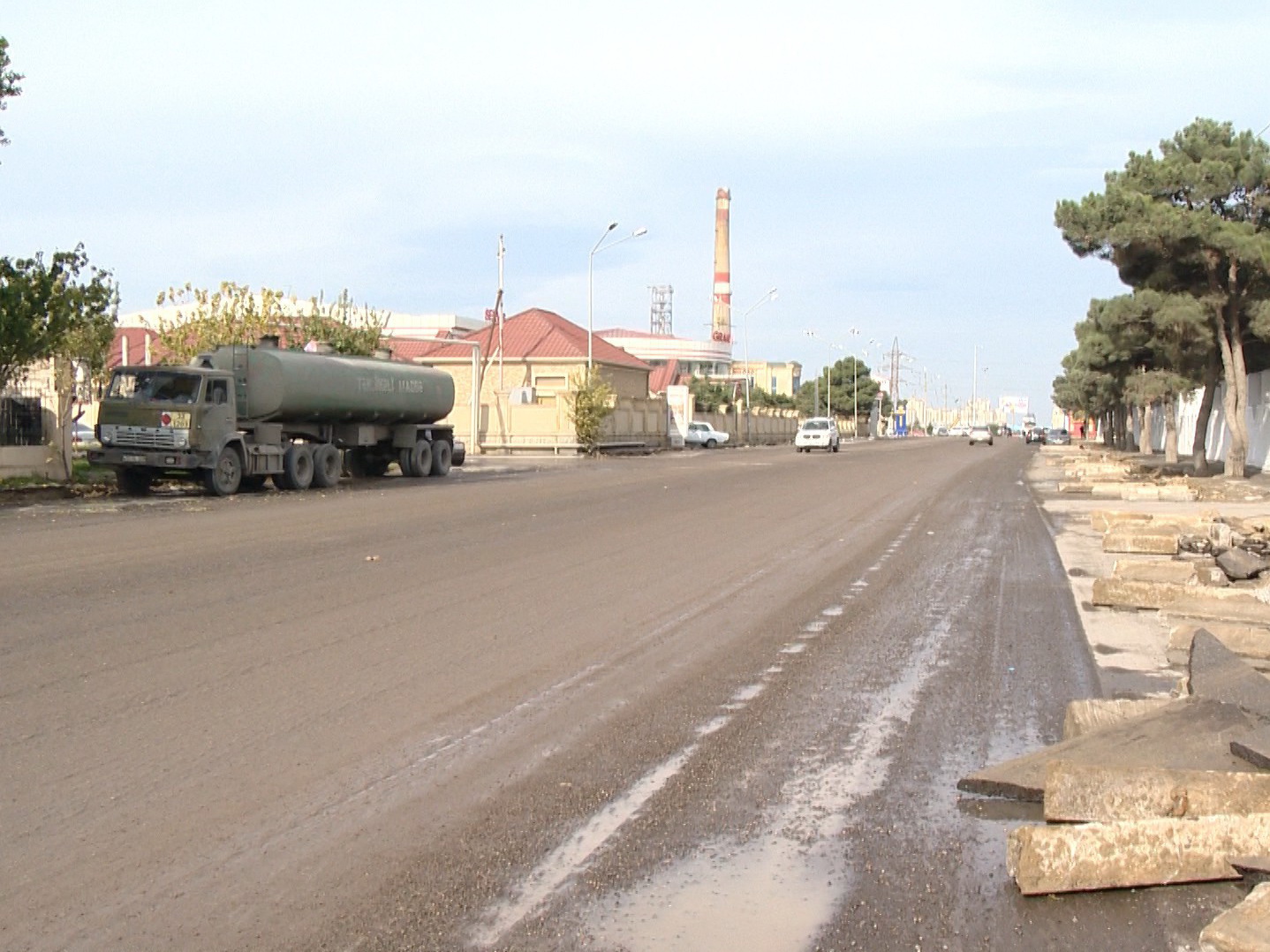 Закрыта на ремонт одна из оживленных улиц Баку - ФОТО