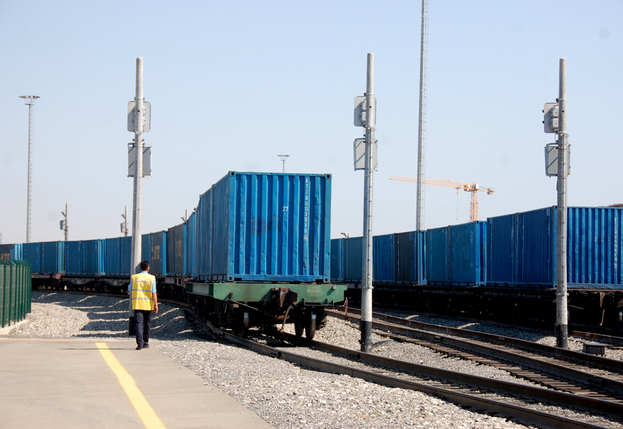 В 2016 году по Транскаспийскому транспортному маршруту проследует несколько тысяч контейнеров из Китая