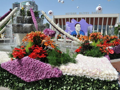 Исполнительная власть Баку изменила формат праздника цветов