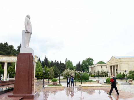 Ильхам Алиев прибыл в Агсуинский район - ФОТО