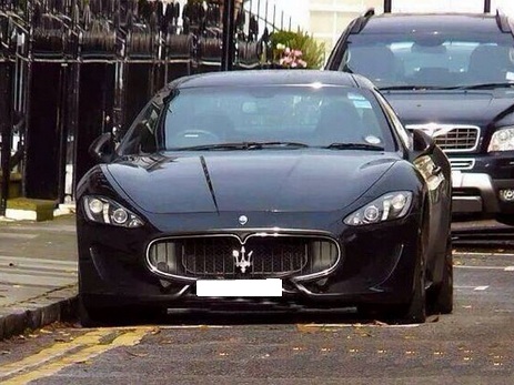 В Баку разбили и обокрали Maserati