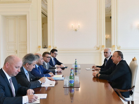 Ильхам Алиев: Азербайджан заинтересован в продолжении сотрудничества с ЕБРР - ФОТО