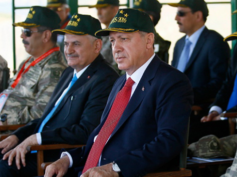 Эрдоган наблюдает за учениями Efes-2016 с участием ВС Азербайджана - ФОТО