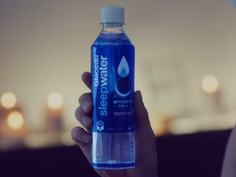 Компания Coca-Cola в Японии начала выпускать «сонную воду» - ВИДЕО