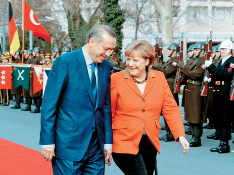 «Германия, совершившая Холокост, пытается навязать Турции ответственность за геноцид в отношении другого народа»