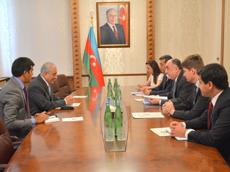 Эльмар Мамедъяров принял посла Пакистана в связи с завершением дипломатической миссии в Азербайджане