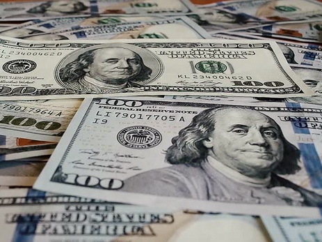Некоторые банки Азербайджана приостановили продажу долларов