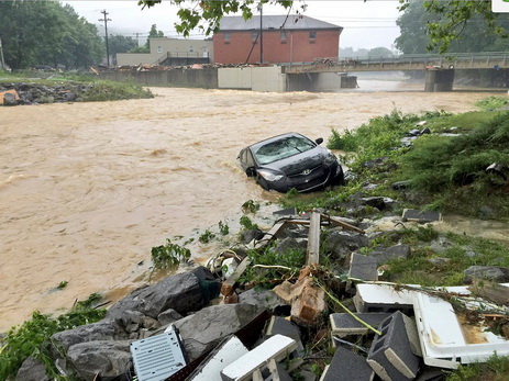 Число жертв наводнения в Западной Виджинии выросло до 26