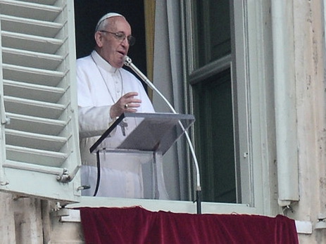 Папа римский призвал Церковь попросить прощения у геев за прошлое